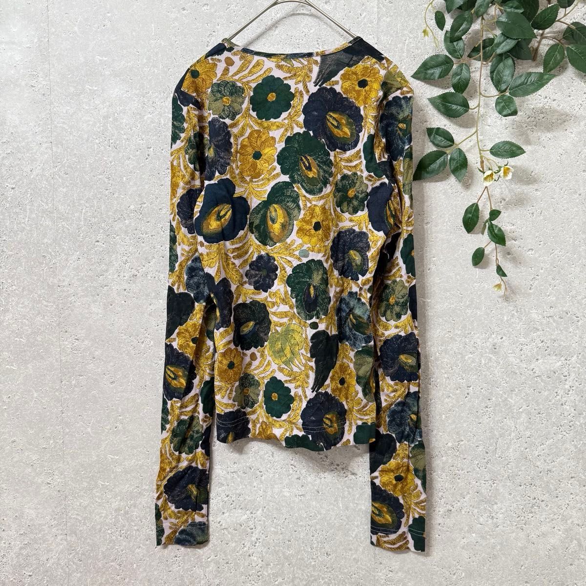 Sサイズ DRIES VAN NOTEN 花柄 パフスリーブ トップス 七分袖 DRIES VAN NOTEN 花柄 レーヨン 長袖カットソー Sサイズ 薄手