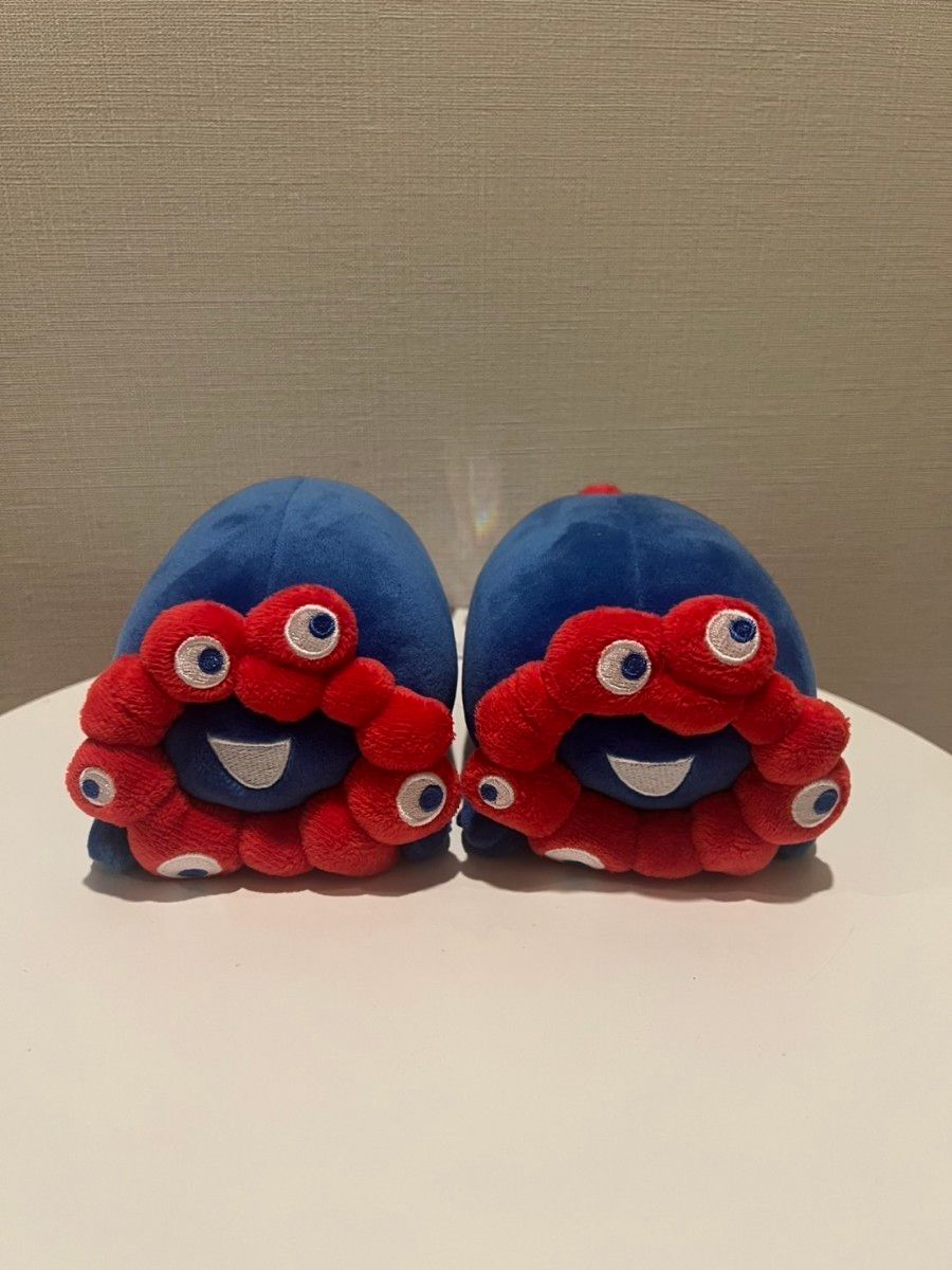 新品 2個セット ミャクミャク もっちりぬいぐるみ 横寝 寝そべり もちもち 2つセット ミャクミャク もっちりぬいぐるみ 横寝 寝そべり
