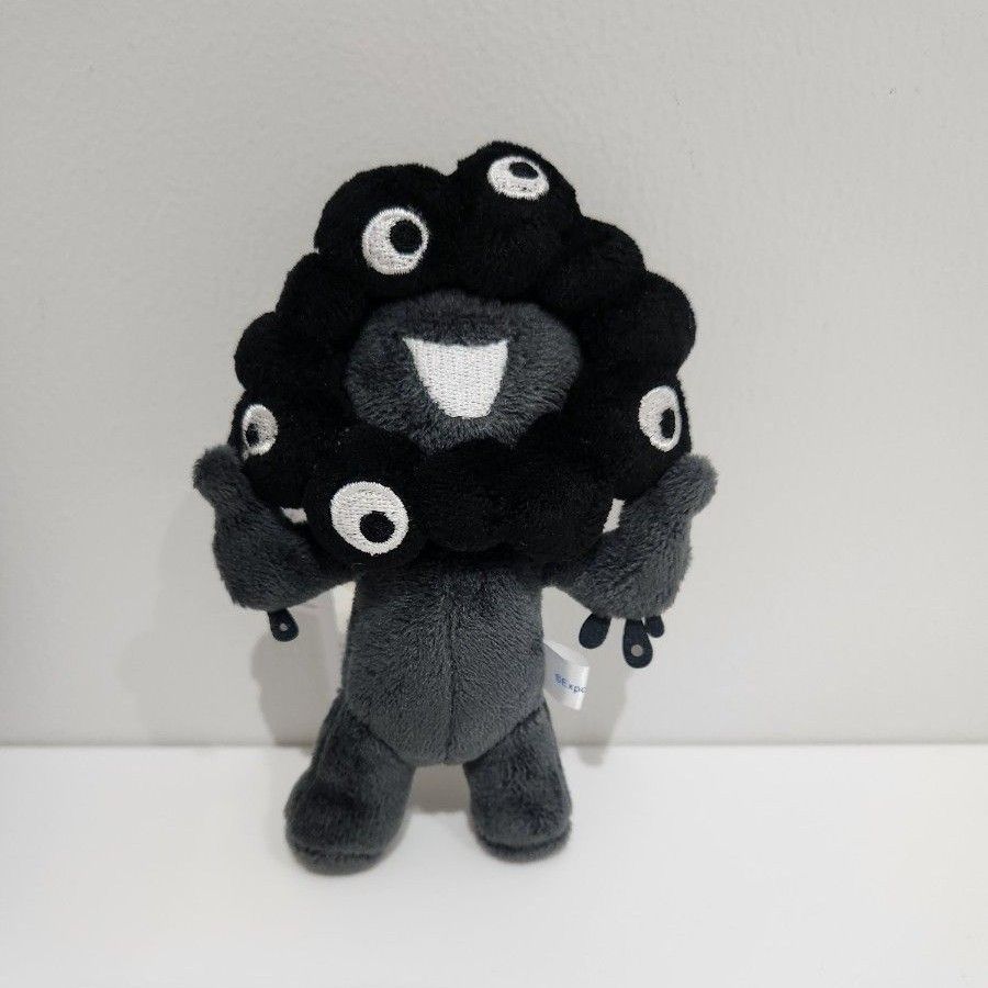 万博 ミャクミャク 黒 カラビナ付き ぬいぐるみ 立 チャーム 黒ミャクミャク カラビナ ぬいぐるみ 立ち|Yahoo!フリマ(旧