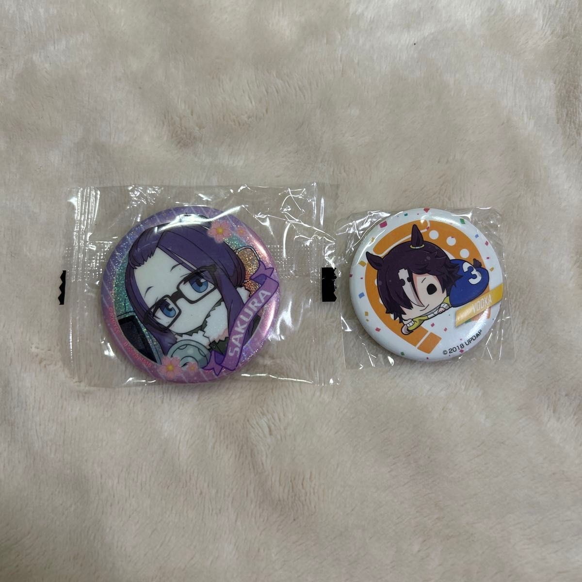 ウマ娘 ビワハヤヒデ ハピチャン ステッカー 缶バッジ 2点セット ウマ娘 ゆるキャン缶バッジ 2個セット(バラ売り可)|Yahoo