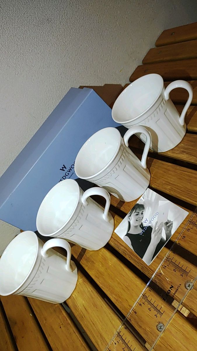 ウェッジウッドコロシウムWedgwoodボーンチャイナマグカップ4点セット廃盤品