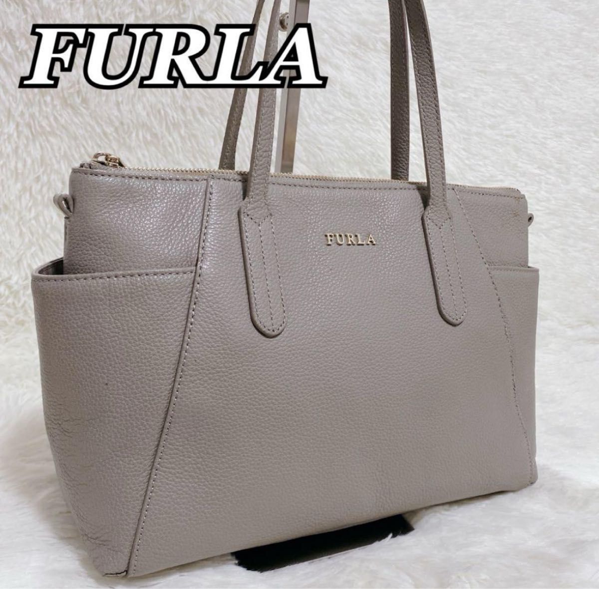 FURLA フルラ トートバッグ ベージュ レザー ビジネス A4収納 チャーム 人気サイズ】フルラ A4収納 トートバッグ ビジネス レザー 本革