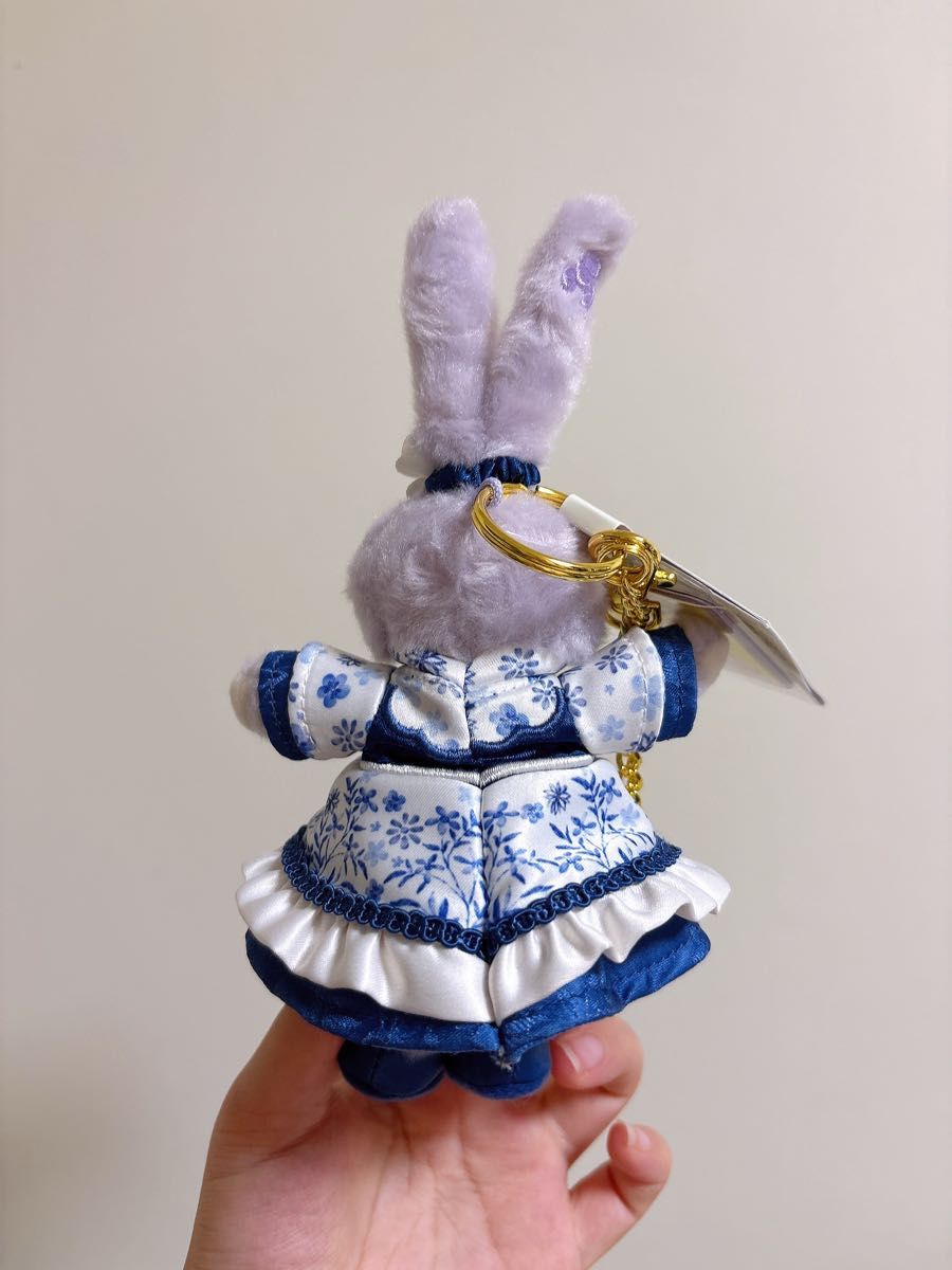 上海ディズニー限定ステラルーぬいぐるみバッジ 新品未使用青花シリーズキーチェーン 上海ディズニー限定ステラルーぬいぐるみバッジ 新品未使用青花