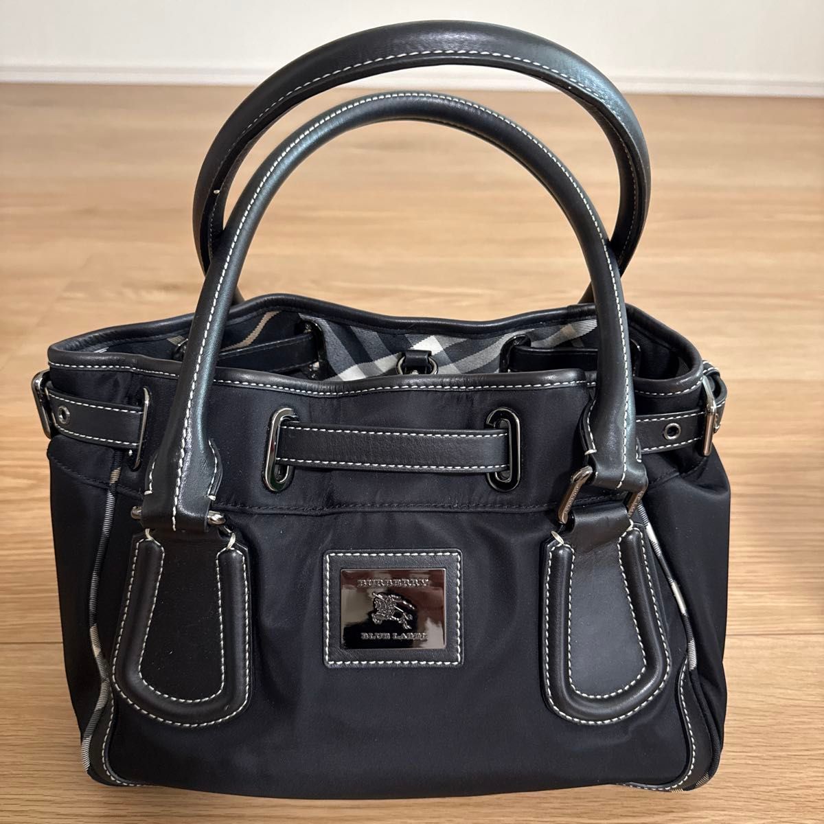 Burberry Blue Label ブラックハンドバッグ BURBERRY BLUE LABEL ハンドバッグ ノバチェック ブラック