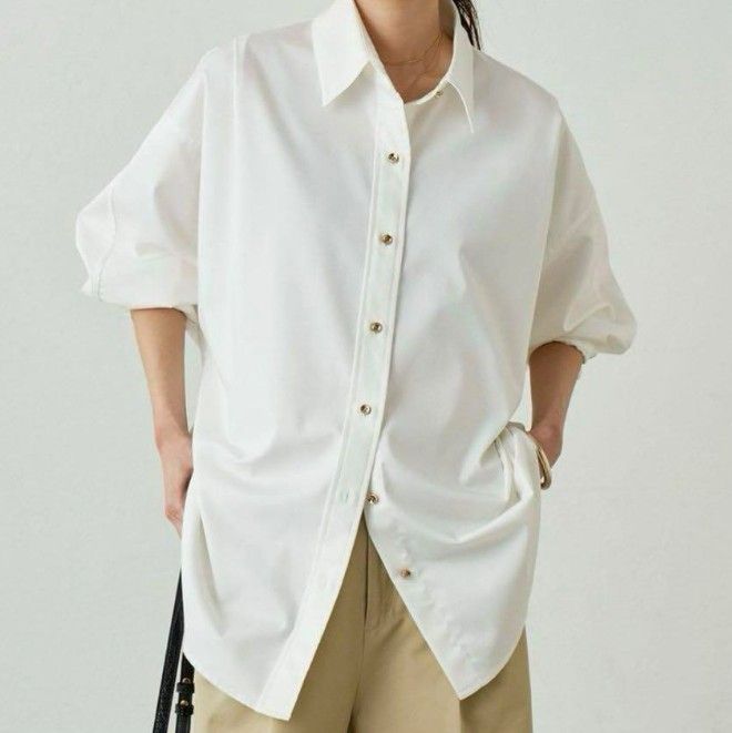 美品*ラウンジドレス Loungedress ライトサテンBIGシャツ 金ボタン loungedress ラウンジドレス 洗える ライトサテンBIGシャツ