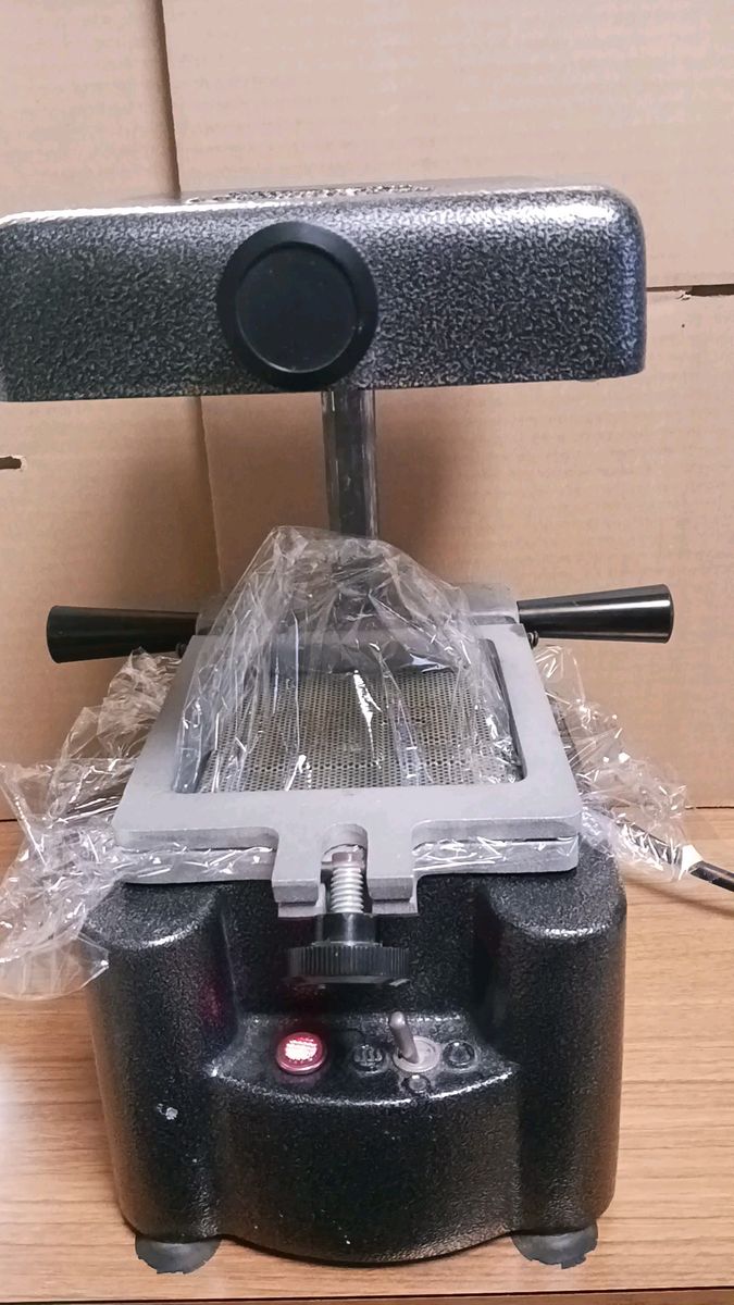 R7.0706.④ 歯科技工器具機器ヨシダウルトラフォーム? バキュームフォーミングマシン?マウスガード成型器?吸引式?加熱式?