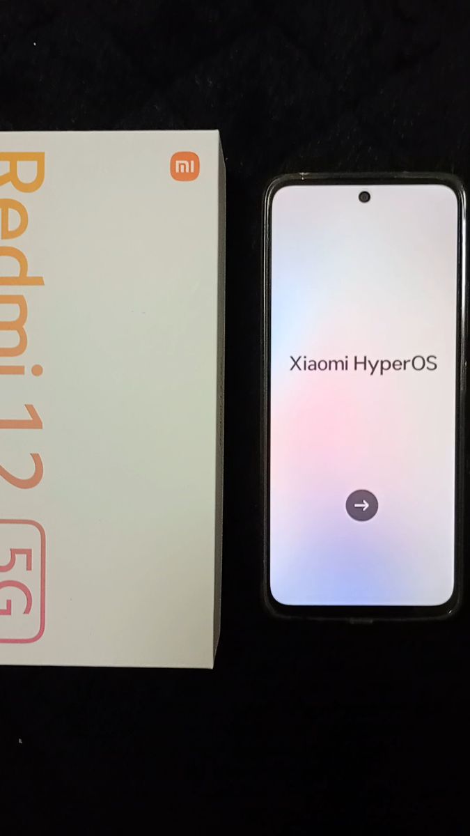 美品 Redmi 12 5G XIG03 6.8インチ メモリー4GB ストレージ128GB ミッドナイトブラック
