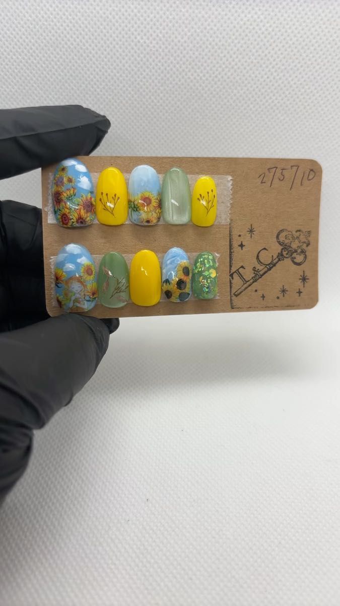ジェルネイルチップ ハンドメイド マグネット 向日葵 ひまわりネイル 夏ネイル summer 275710 ショートオーバル
