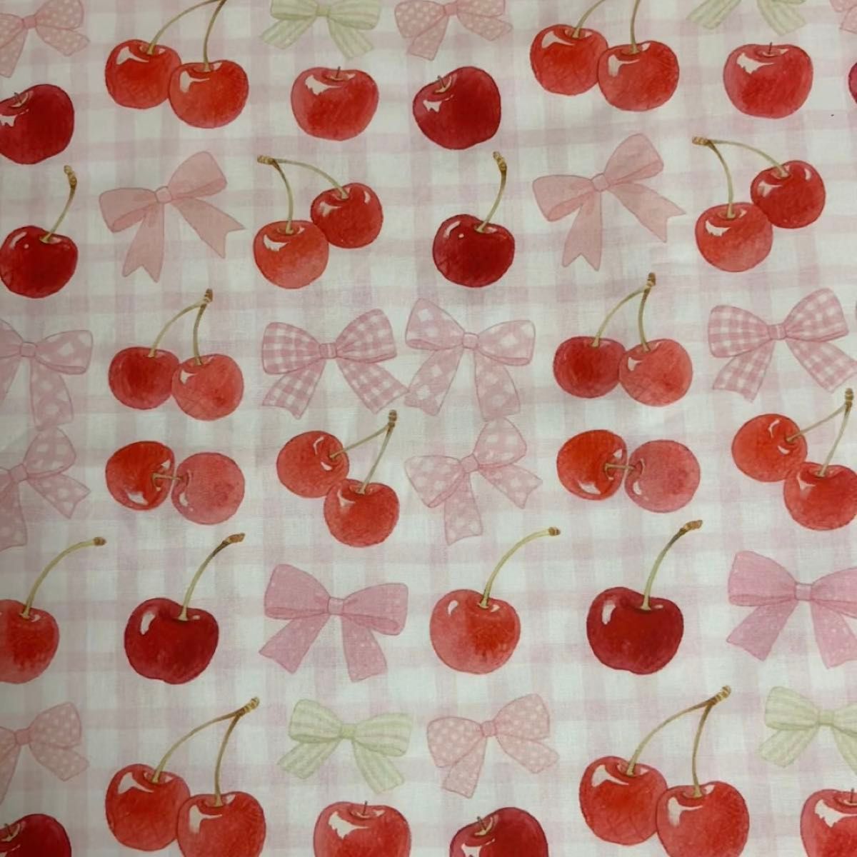 長さ100cm*110cm(幅) 季節新柄 可愛いさくらんぼ果物 りぼん100%コットンプリント生地シーチングハギレ生地