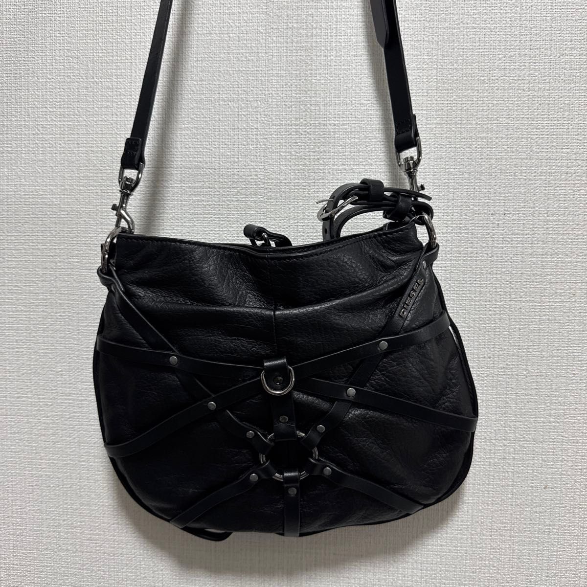 DIESEL ブラック ショルダーバッグ DIESEL ショルダーバッグ ブラック|Yahoo!フリマ(旧PayPayフリマ)