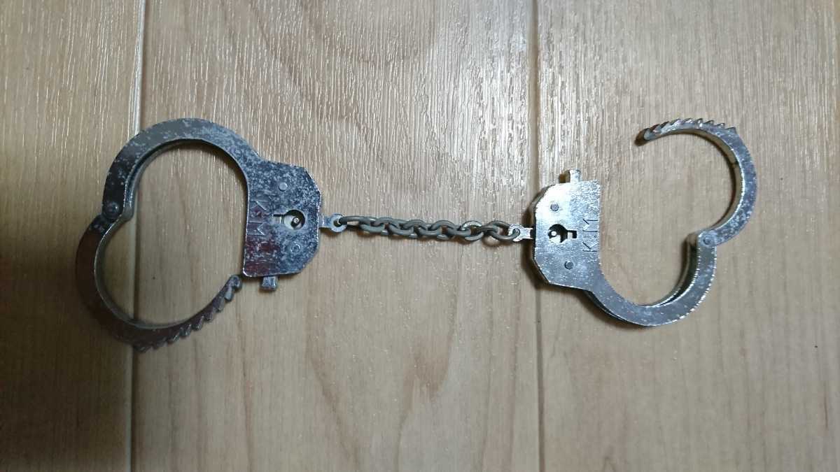 ヤフオク 手錠 網走刑務所 お土産 金属製 レトロ 昭和 雑 ヤフオク 手錠 網走刑務所 お土産 金属製 レトロ 昭和 雑