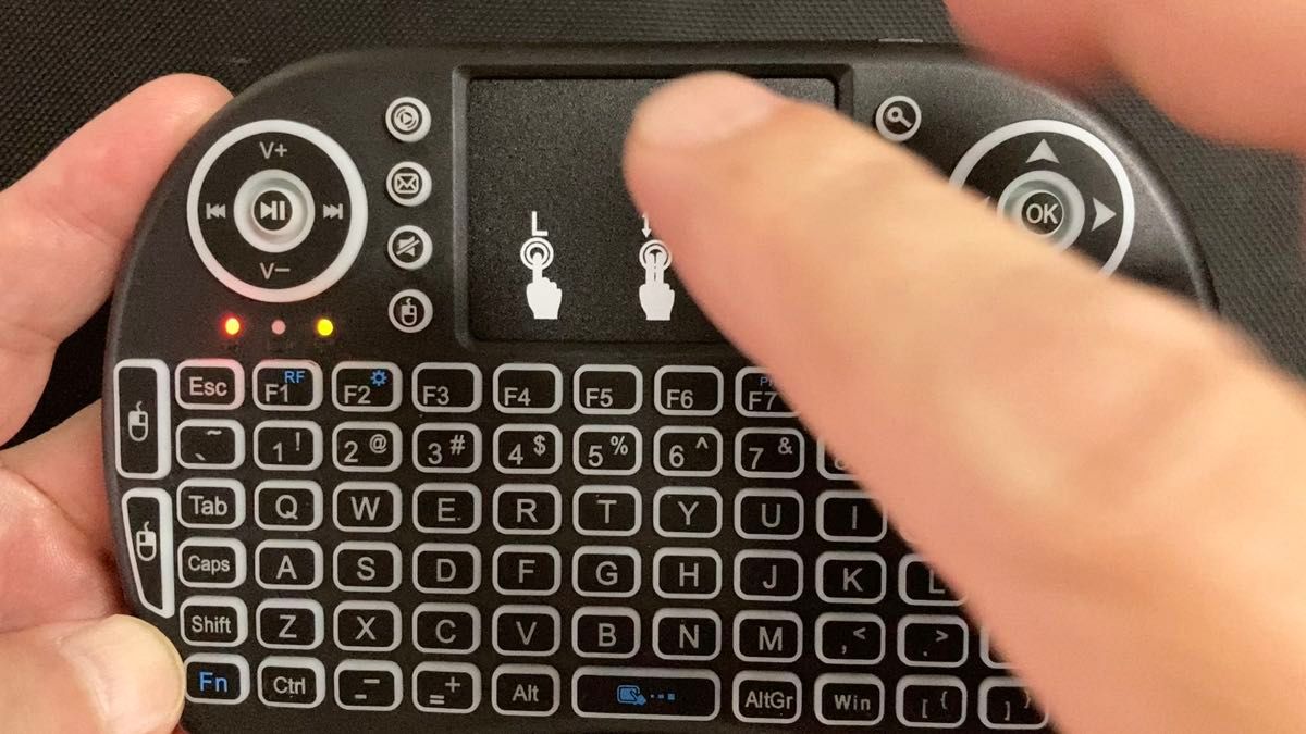ワイヤレス ミニキーボード i8 Bluetooth 2.4G デュアルモード バックライト付き 充電式