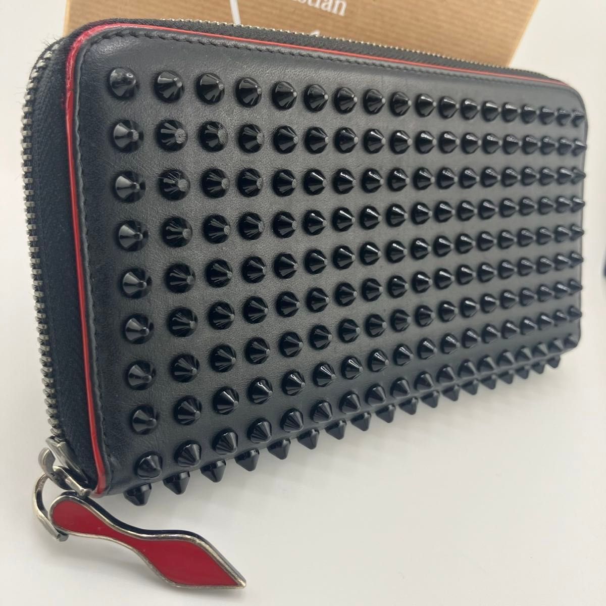 ✨箱付✨ ルブタン 長財布 パネトーネ ラウンドジップ ブラック レザー 美品 ルブタン ラウンドジップ パネトーネ ラウンドジップ
