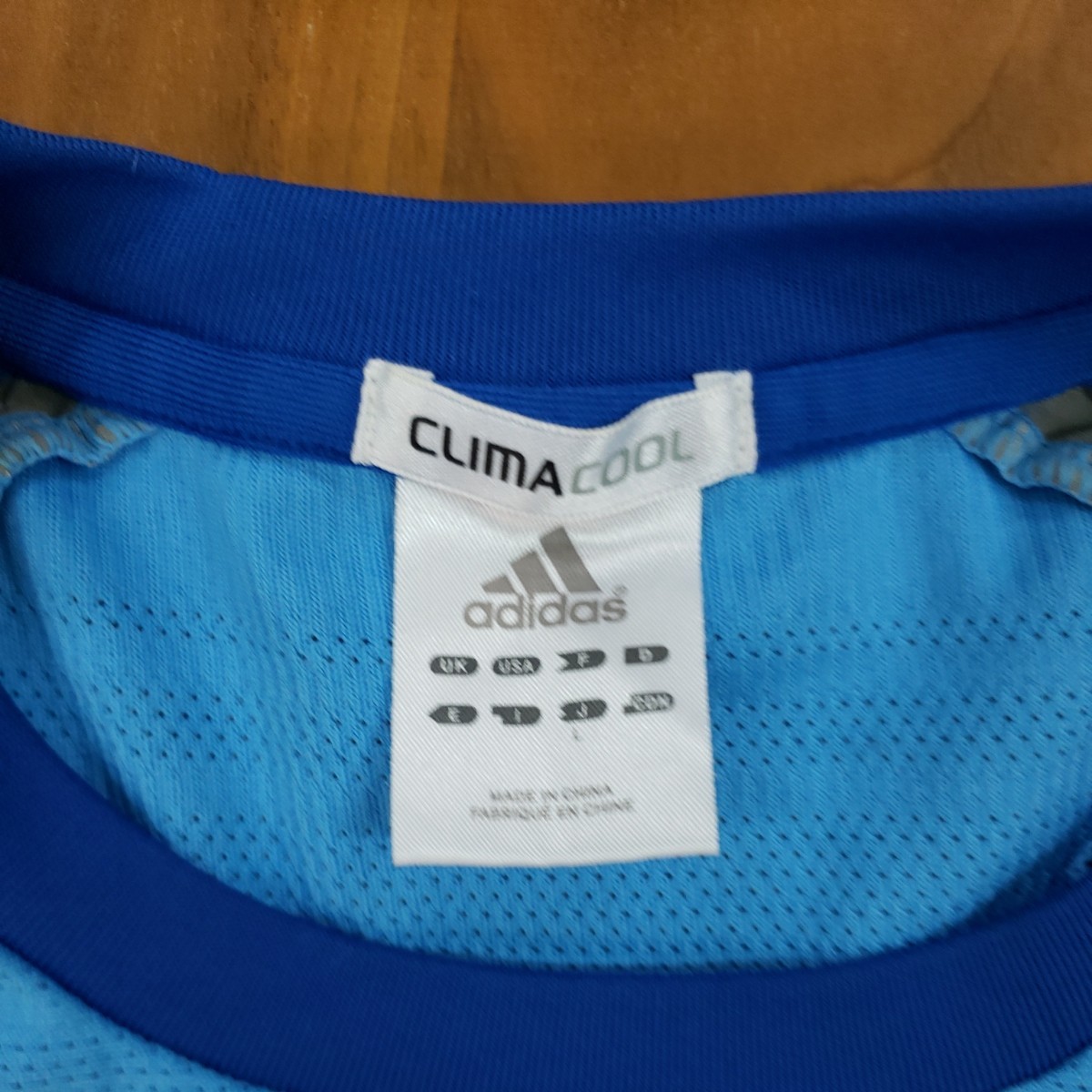 adidas 半袖　Lサイズ　Tシャツ　スポーツウエア　ジム　サッカー　ランニング　運動　サッカー　運動　ランニング