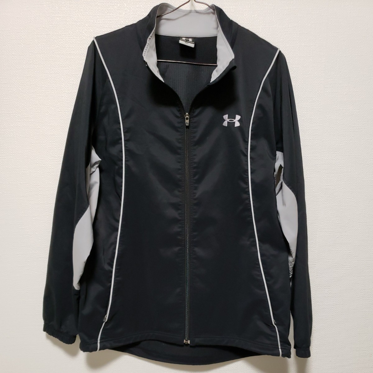 アンダーアーマー　ジャケット　サイズM UnderArmour 長袖　ジャージ