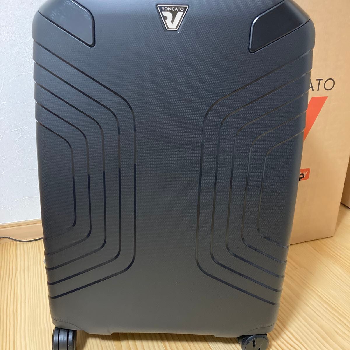 新品イタリア キャリーケース ロンカート イプシロン68~74L ブラック 新品イタリア キャリーケース ロンカート イプシロン68~74L