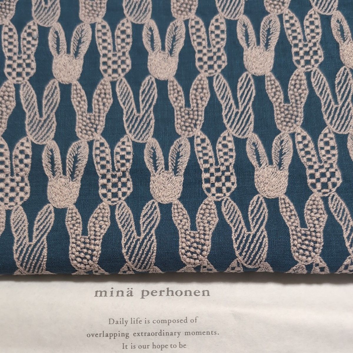 ミナペルホネン pomppia ポンピア 長財布 ハンドメイド ブルー ピンク ミナペルホネン ポンピア 約50×66cm(ミミ含む)ブルー