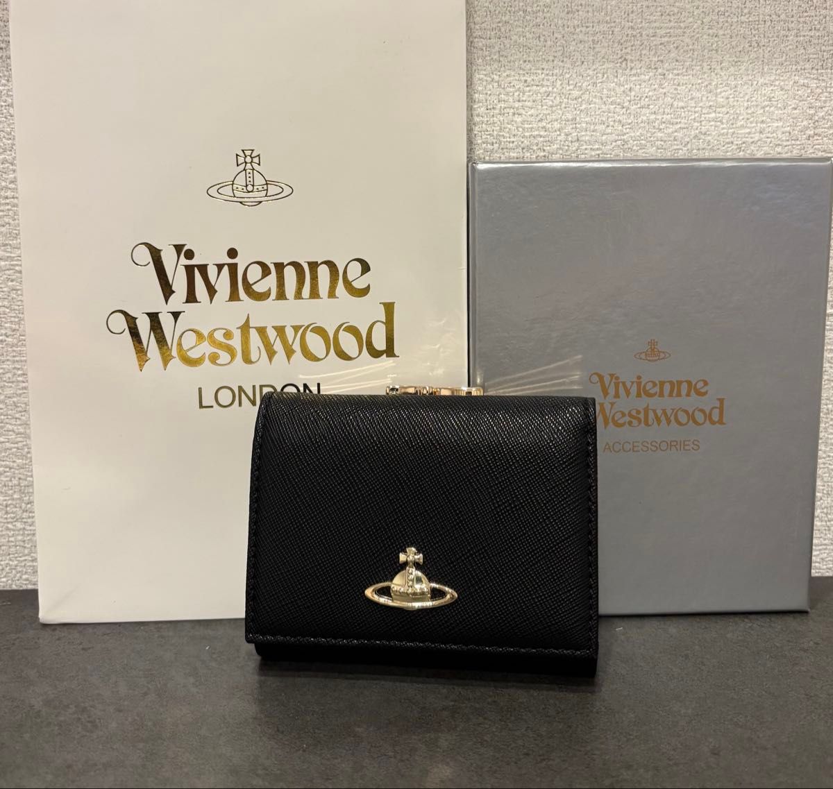 Vivienne Westwood ブラック財布 新品、未使用 Vivienne Westwood 新品 財布 短財布 ミニ財布 ブラック
