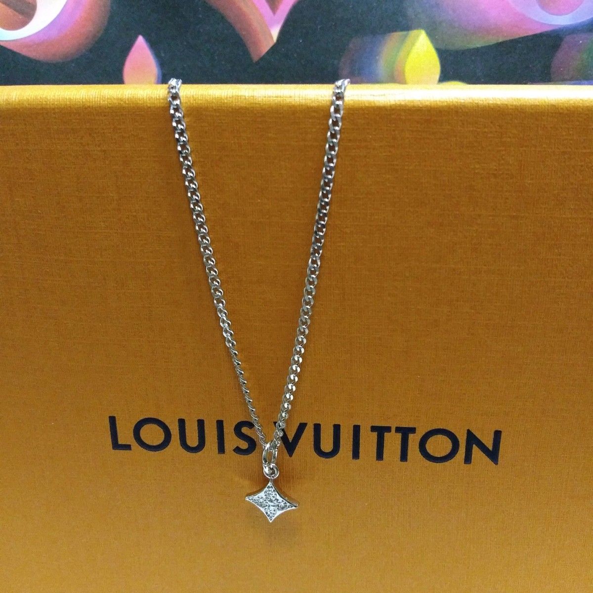 【ルイヴィトン】 フラワーチェーンネックレス ルイヴィトン LOUISVUITTON (正規品) 美品 ミニロンバス型