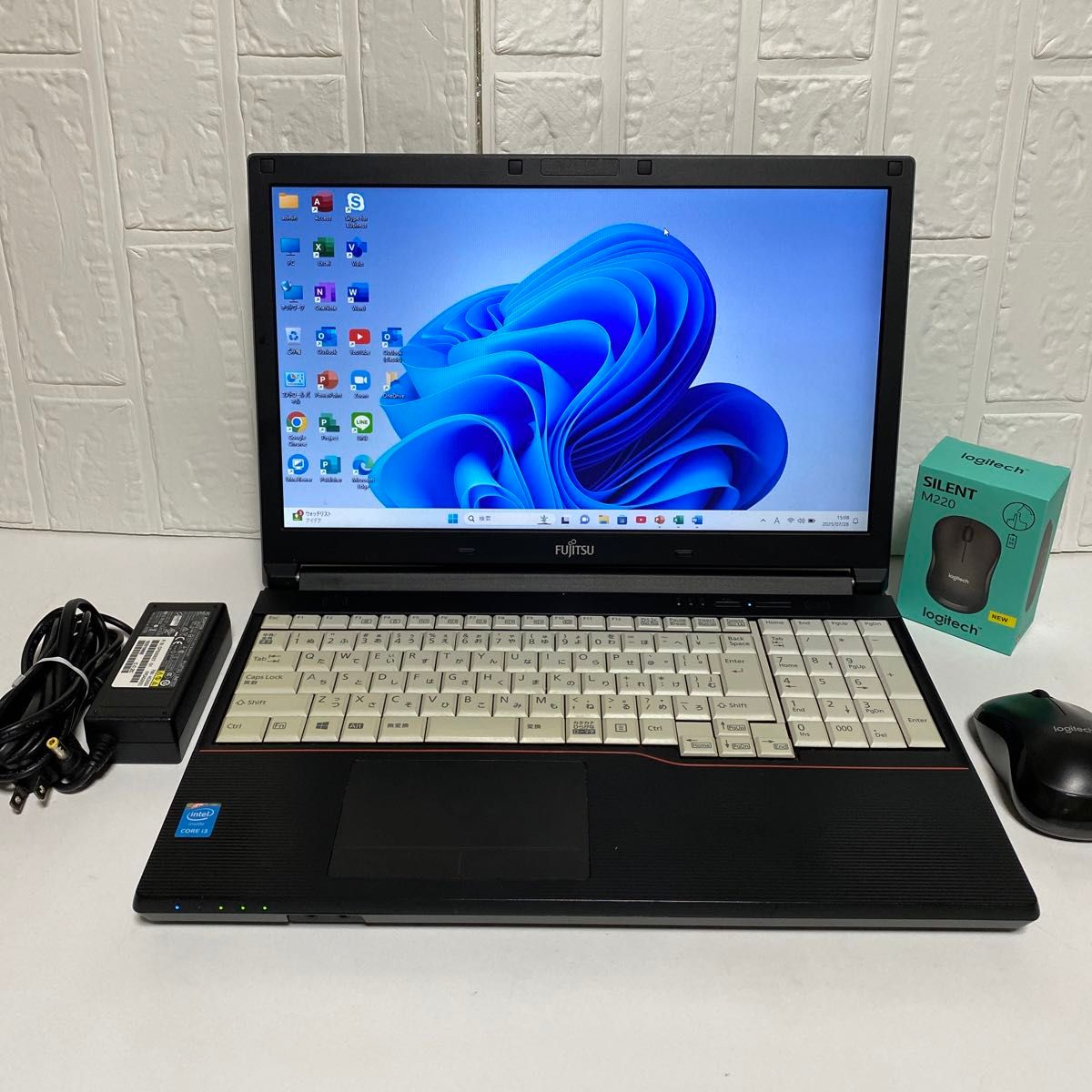 富士通 LIFEBOOK 軽量 SSD512GB メモリ8GB オフィス2024 Windows11 オフィス2024年 メモリ8GB 富士通ノートPC ワイヤレス