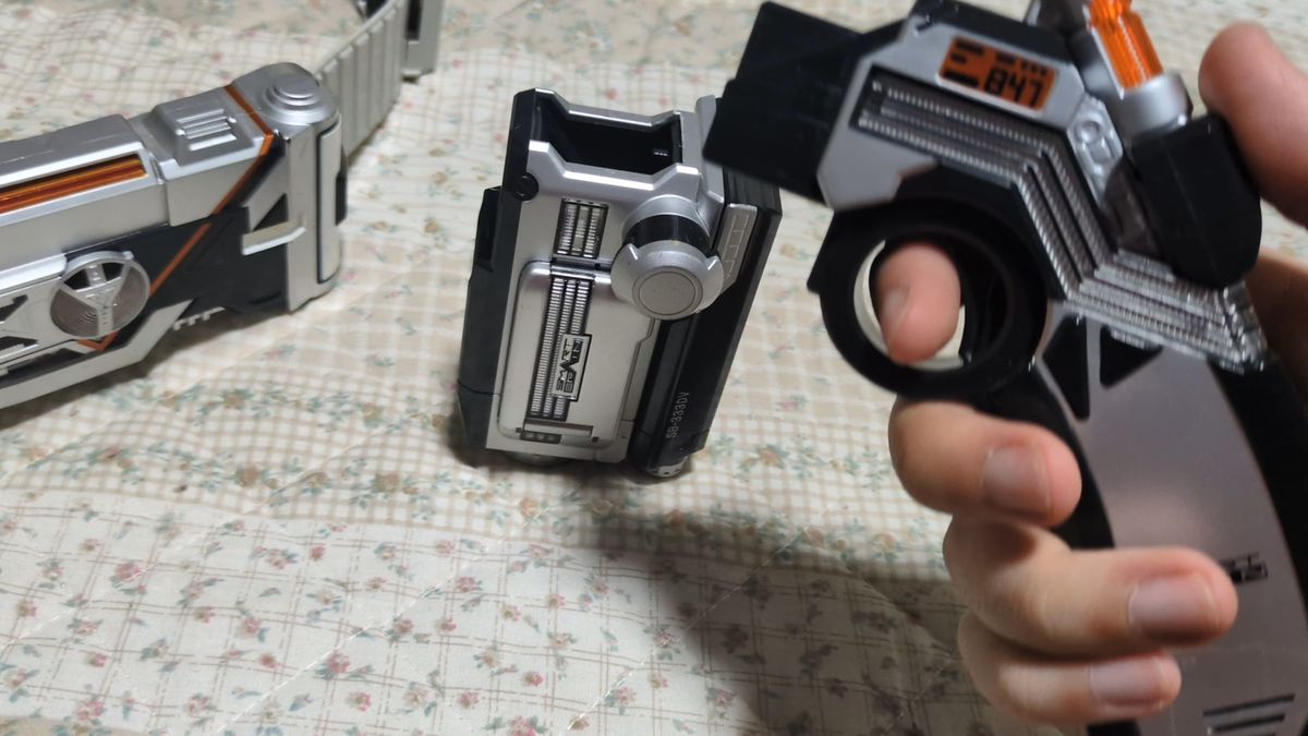 【レア物・当時品】DXデルタドライバー【動作確認済み・正常に動きます。】バンダイ仮面ライダー555 ファイズ