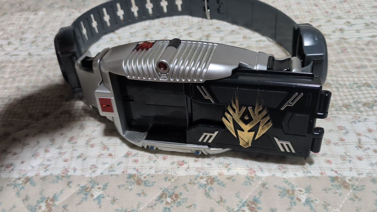 【ディケイド放映当時品】レジェンドライダーシリーズ Vバックル 仮面ライダー龍騎 バンダイ【動作確認済み】発売年2011年