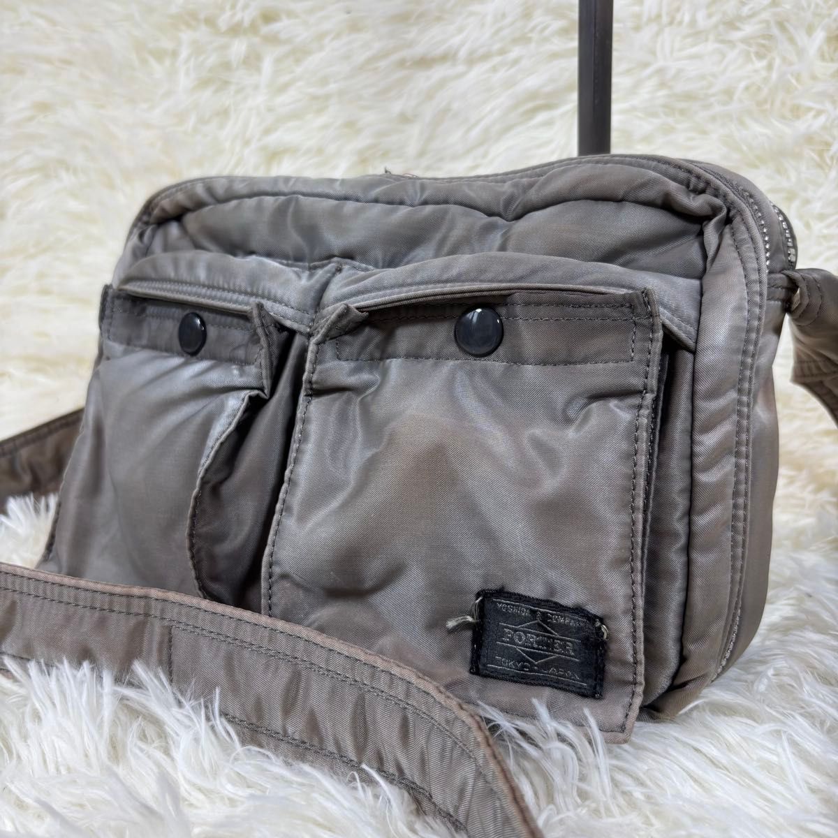 極美品 PORTER タンカー ショルダーバッグ シルバーグレー 大人気 PORTER ポーター タンカー ショルダーバッグ 2層