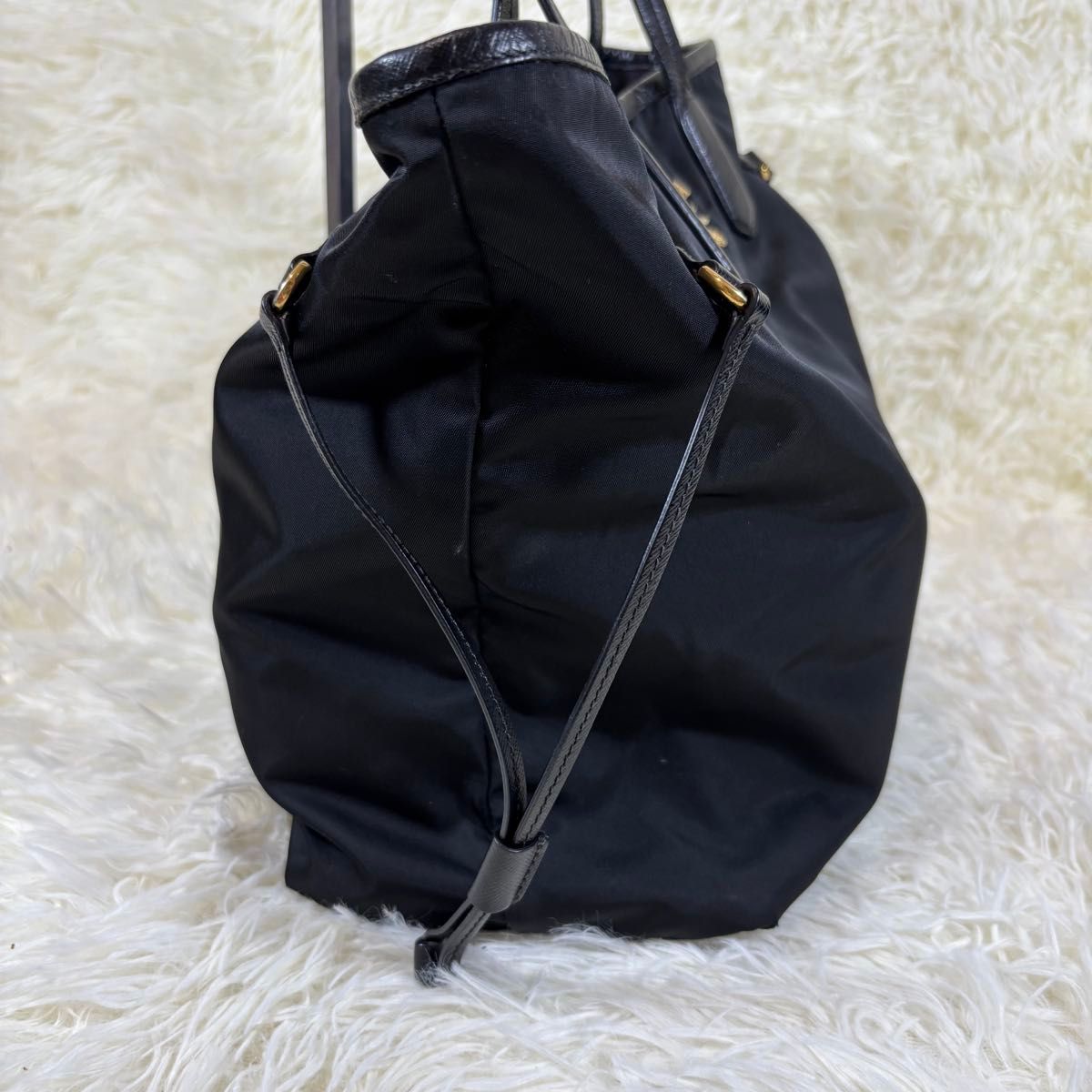 PRADA プラダ テスートナイロン ハンドバッグ トートバッグ 金ロゴ 黒色 良品 プラダ トートバッグ テスートロゴ ゴールド金具 ナイロン