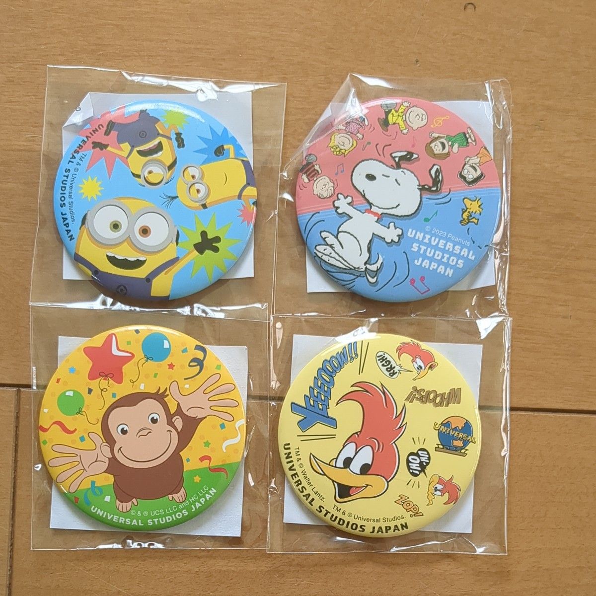 ユニバ 缶バッジ 4点セット USJ 缶バッジ 4個セット ミニオン スヌーピー おさるのジョージ