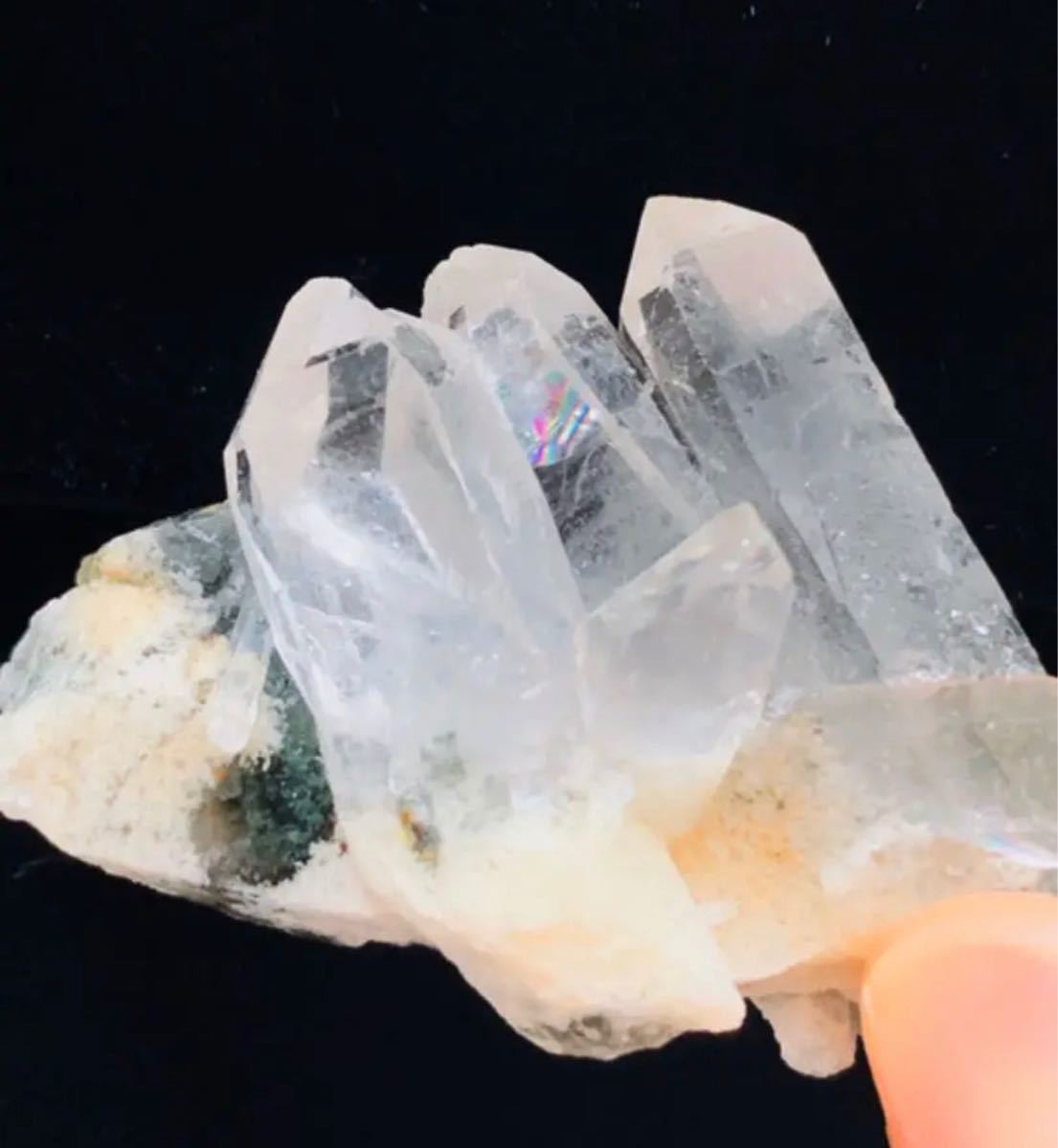 8# アメリカ産　虹入りAAAAA高透明 クォーツ 鉱物標本  原石 天然石 