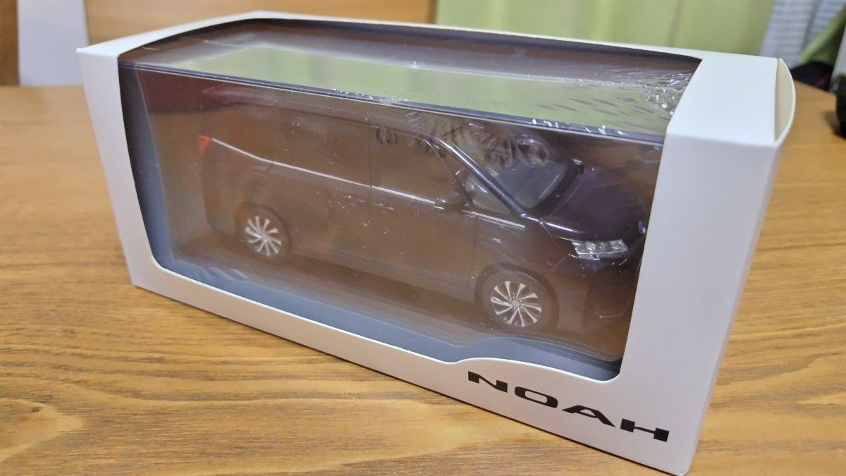 トヨタ 色見本ミニカー 90系ノア 202黒色 未開封新品 トヨタ カラーサンプル 90系ノア 202ブラック|Yahoo!フリマ(旧
