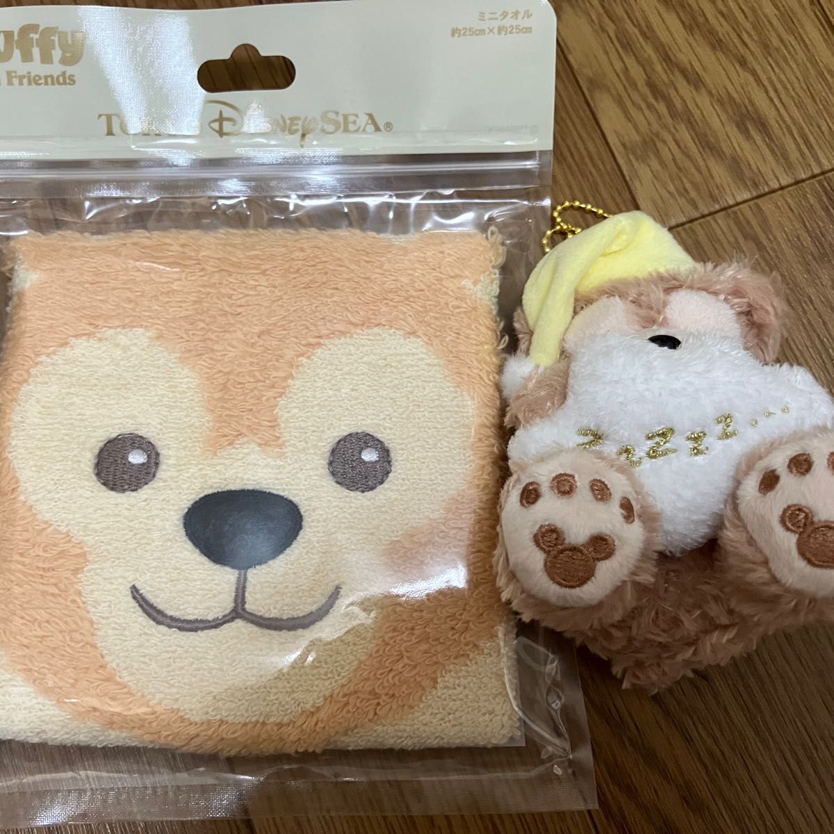 東京ディズニーリゾート ダッフィー ぬいぐるみ ハンカチセット 東京ディズニーリゾート ダッフィーハンカチ&ぬいぐるみ