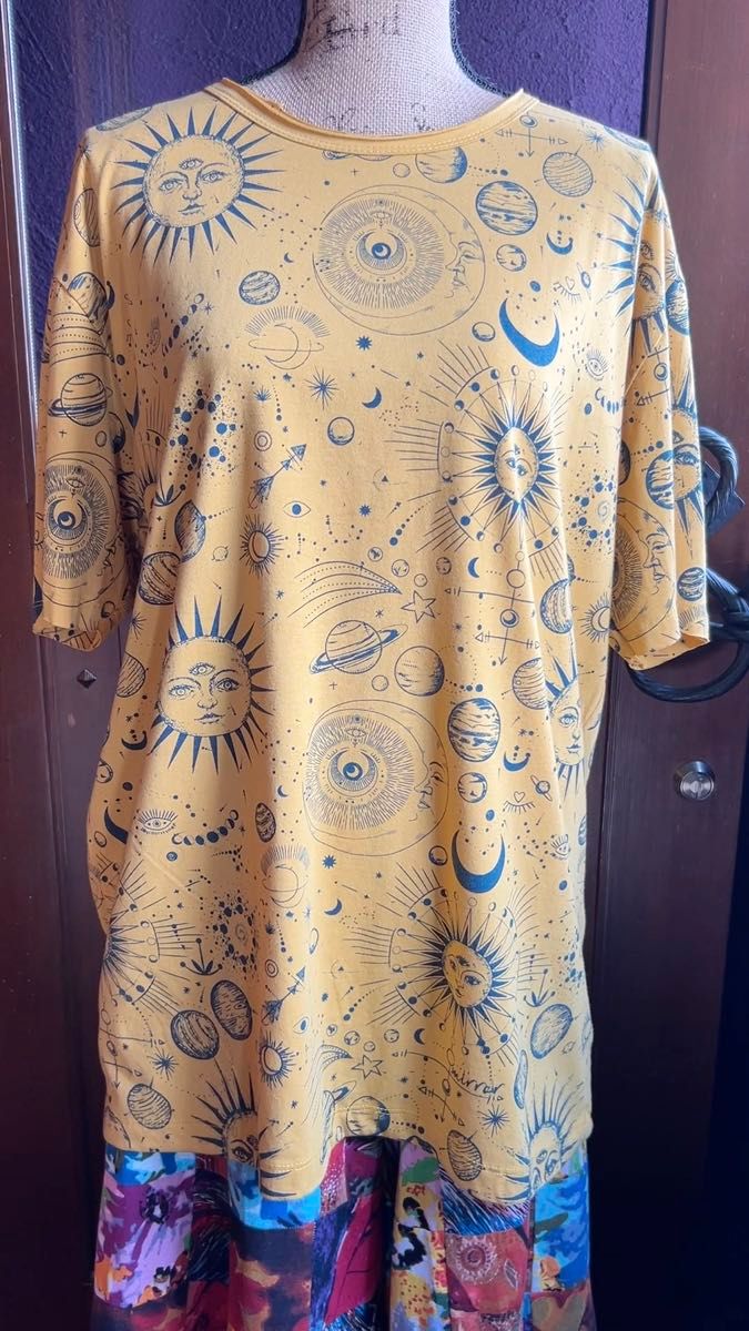 オーバーサイズ【タイ買付】MIRROR ビッグT Tシャツ エスニック アジアン エスニックファッション エスニックT 太陽 黄色
