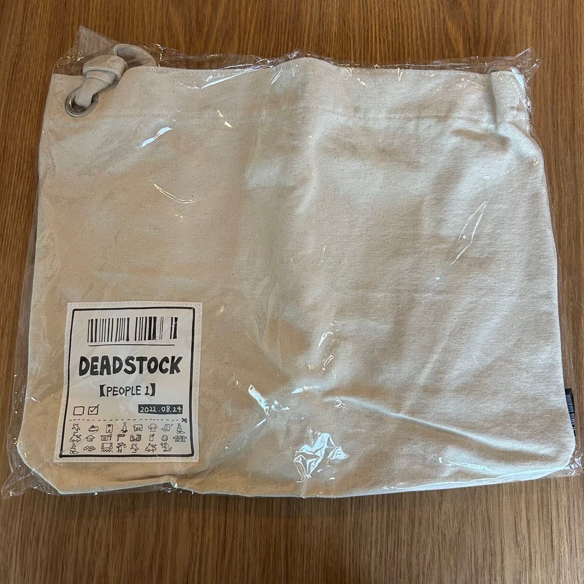 【新品・未使用】PEOPLE1 売れ残りのショルダーバッグ DEADSTOCK 新品・未使用】PEOPLE1 売れ残りのショルダーバッグ DEADSTOCK