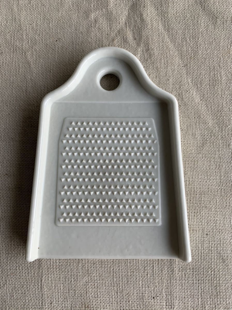  dead stock goods old white porcelain. grater ceramics and porcelain substitution goods antique Taisho romance Showa Retro old tool old thing antique display objet d'art decoration collection 