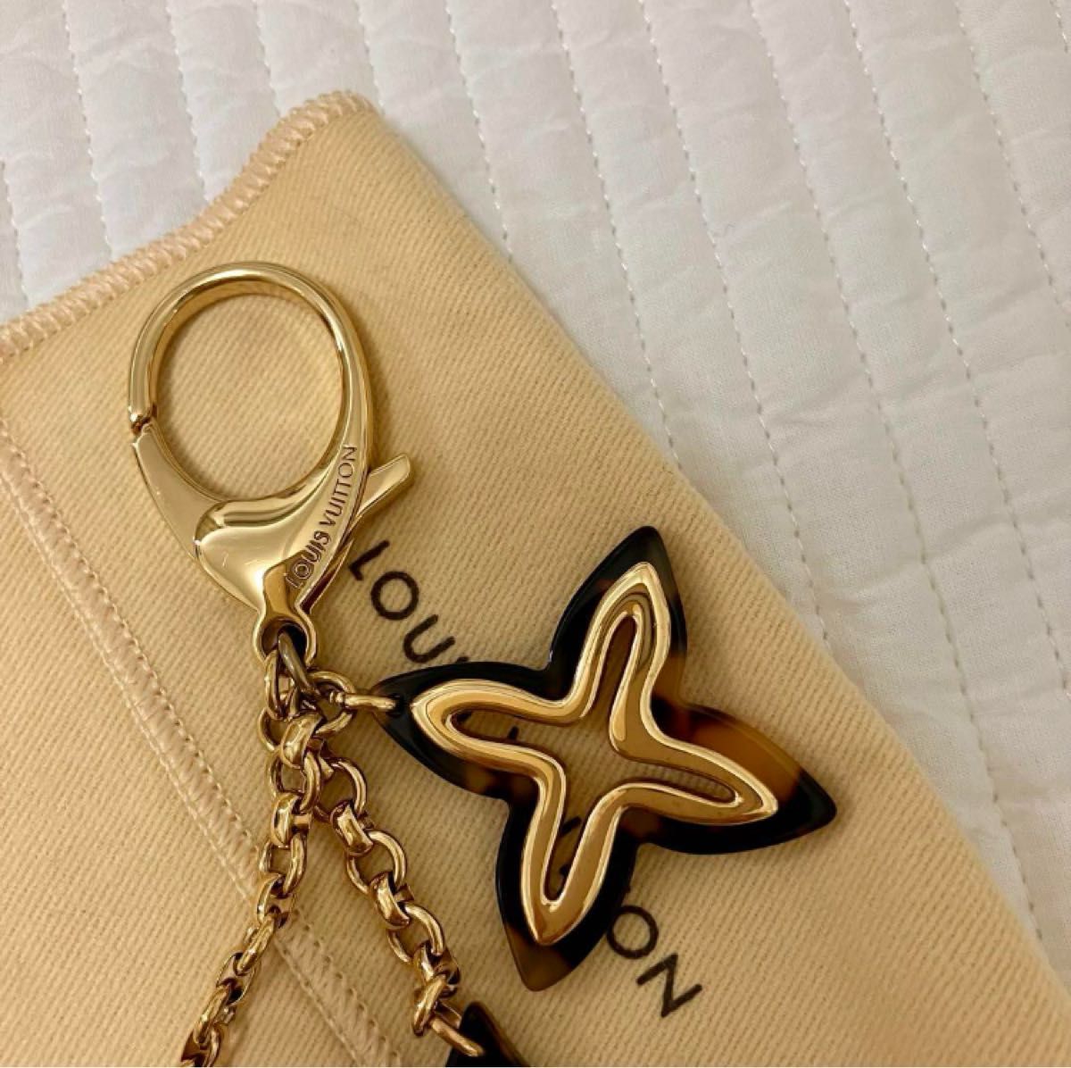国内発送【Louis Vuitton】キーホルダー バッグチャーム LOUIS VUITTON キーホルダー バッグチャーム ヴィトンチャーム美
