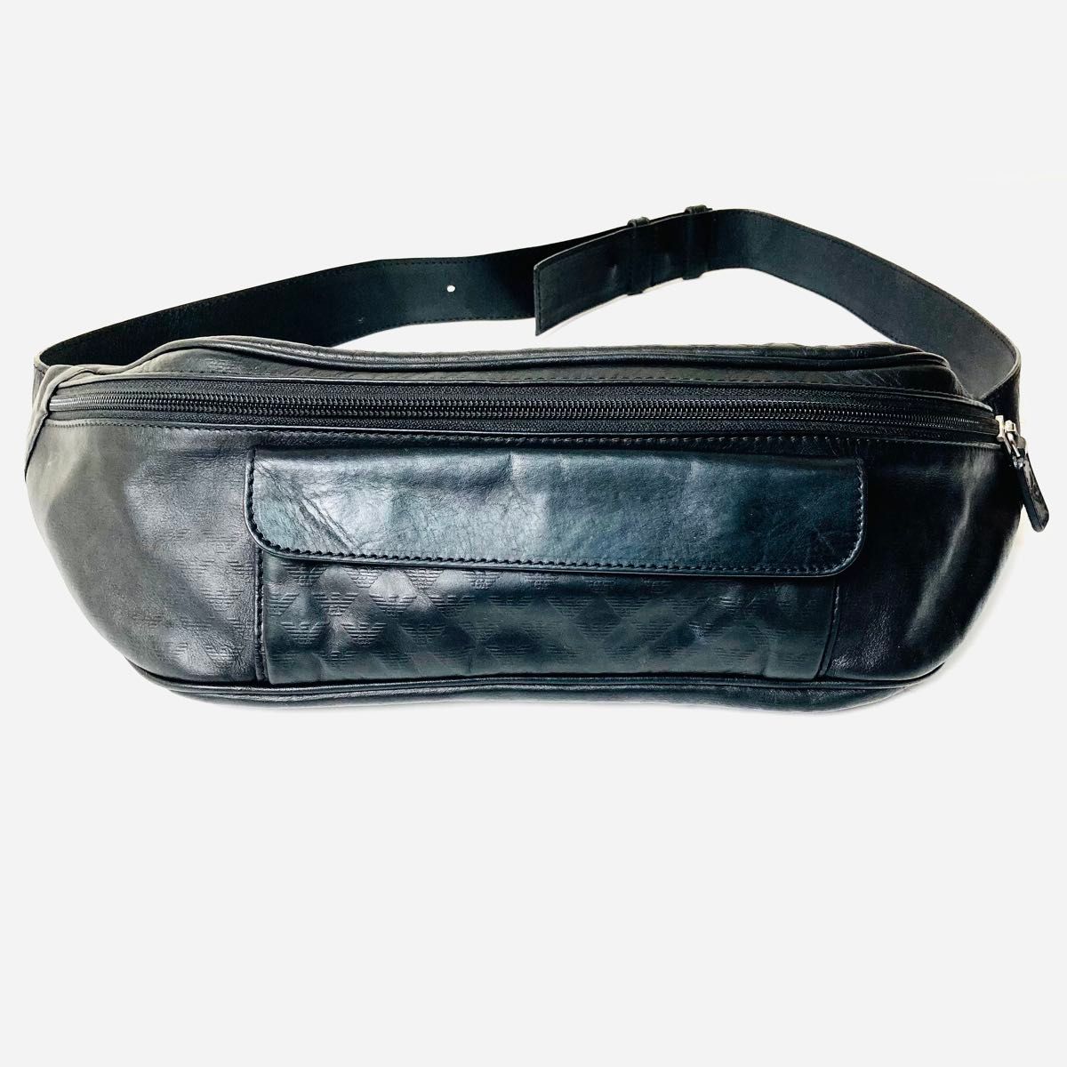 送料関税込み☆ EMPORIO ARMANI ロゴ レザー ボディバッグ EMPORIO ARMANI エンポリオアルマーニ エンボスロゴ オール