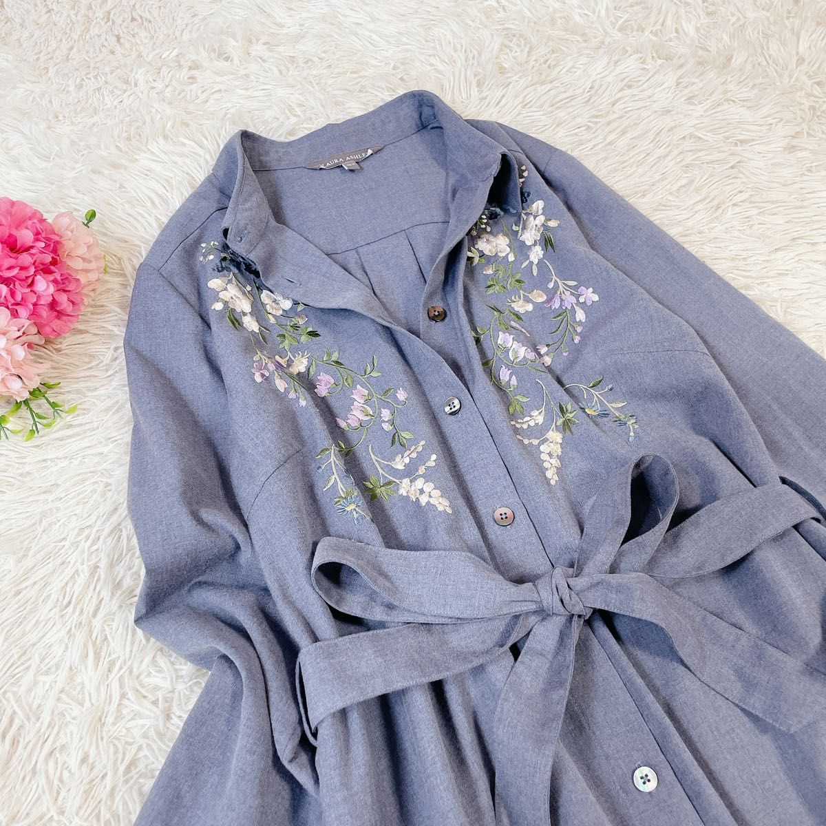 極美品 ローラアシュレイ フラワー刺繍 長袖シャツワンピース ベルト付 11号 極美品 ローラアシュレイ フラワー刺繍 長袖シャツワンピース