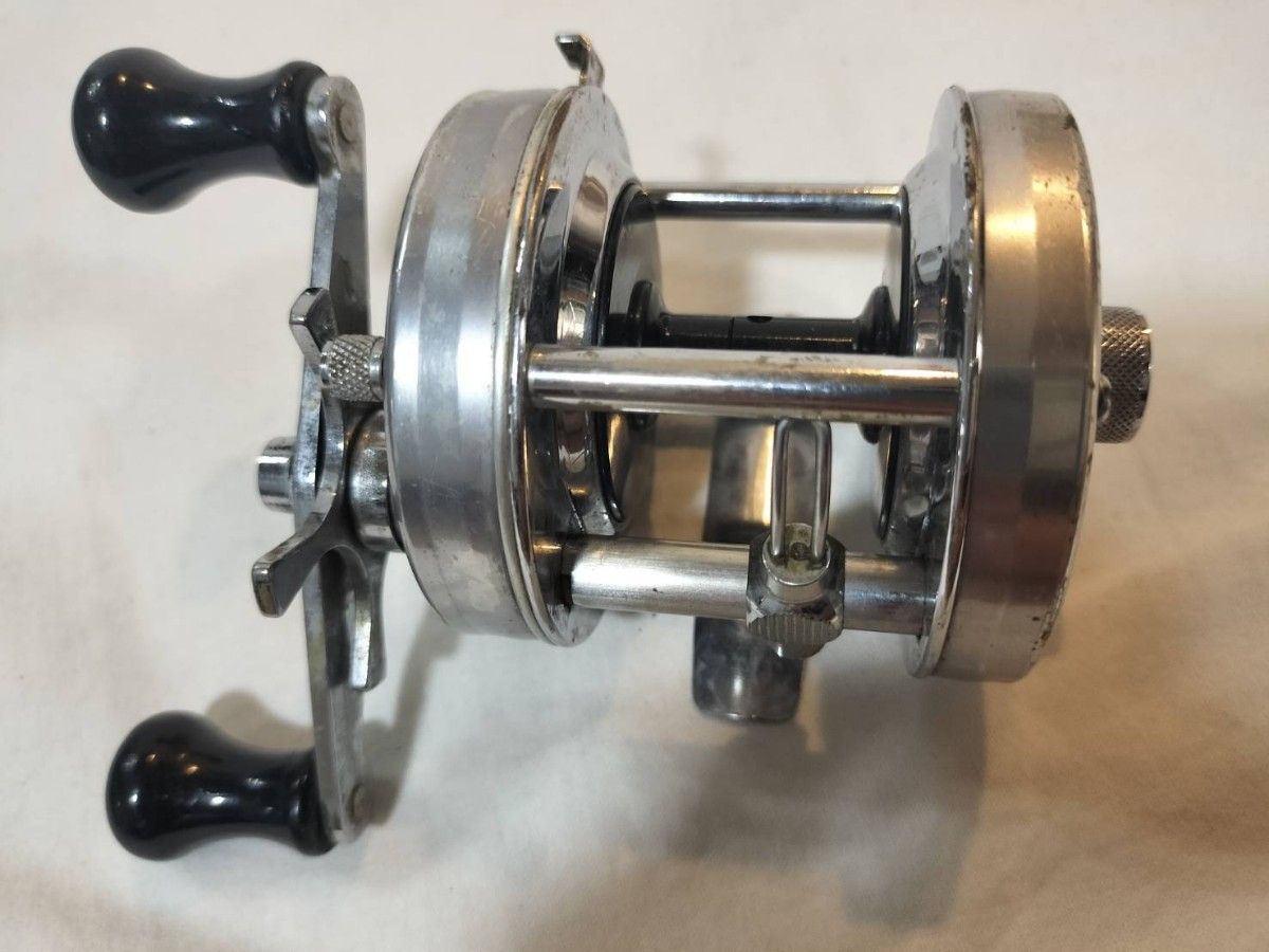 ★アブガルシア アンバサダー5500C ビンテージ リール シルバー アブガルシア アンバサダー5500C ビンテージ リール シルバー