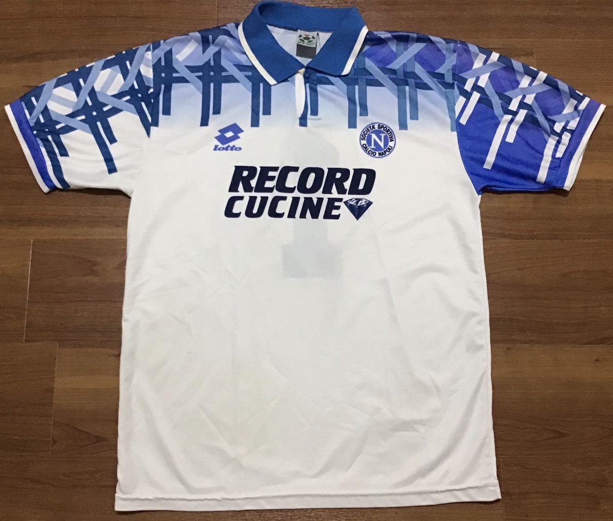 ビンテージ ナポリ ユニフォーム マラドーナ lotto セリエA 94-95 Yahoo!オークション - SSCナポリ サッカーユニフォーム 1994-95