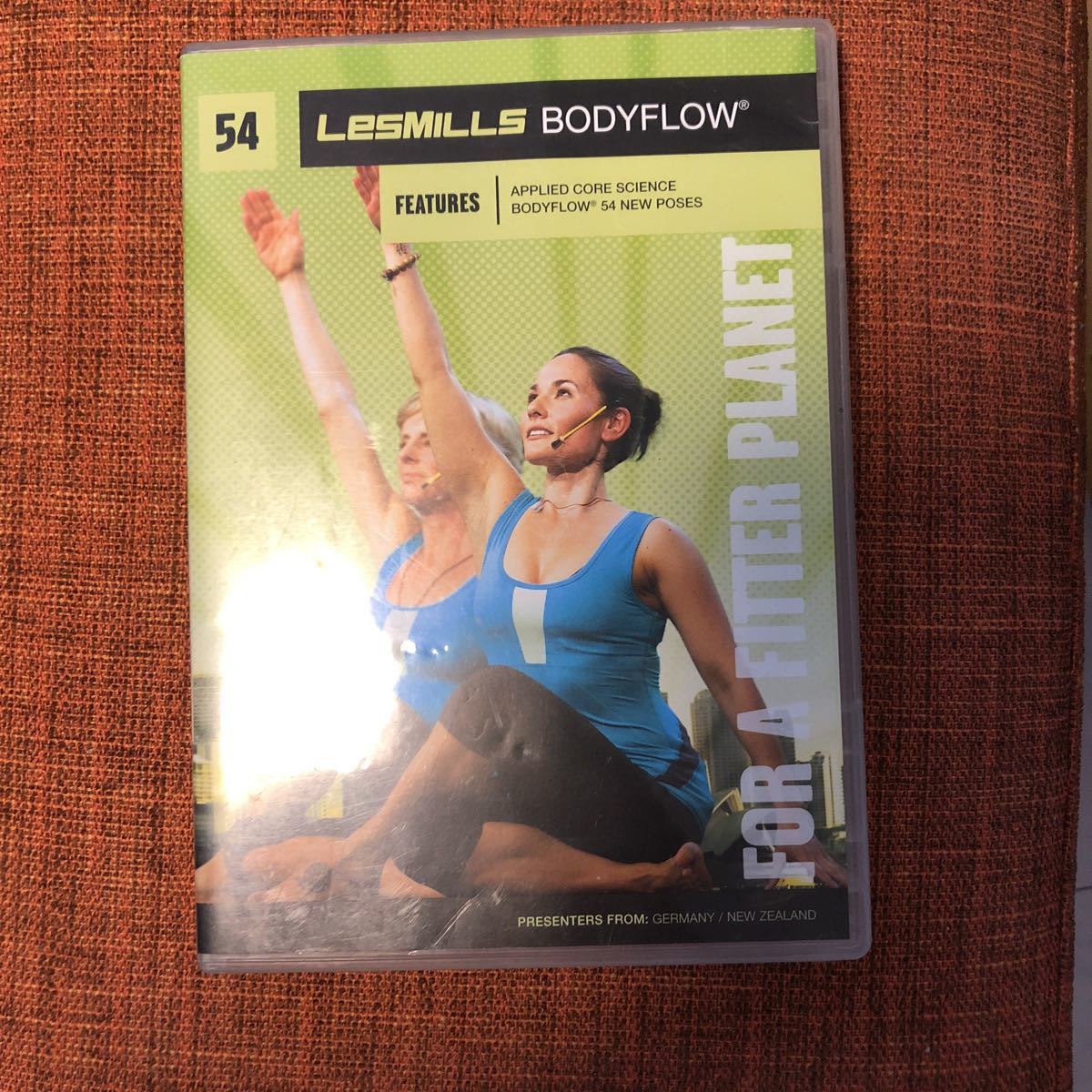 54★レスミルズ★Lesmills★DVD★CD★中古品★BodyFlow★ボディバランス54★英語コレオノート★箱に傷有★汚れあり★再生確認済★3点セット_画像1