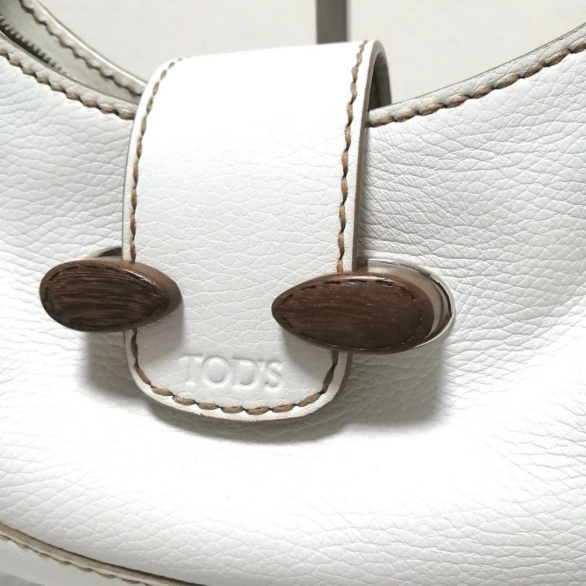 トッズ★レザーショルダーバッグ 新出品3日間限定SALE【極美品】TOD'S トッズ ショルダーバッグ