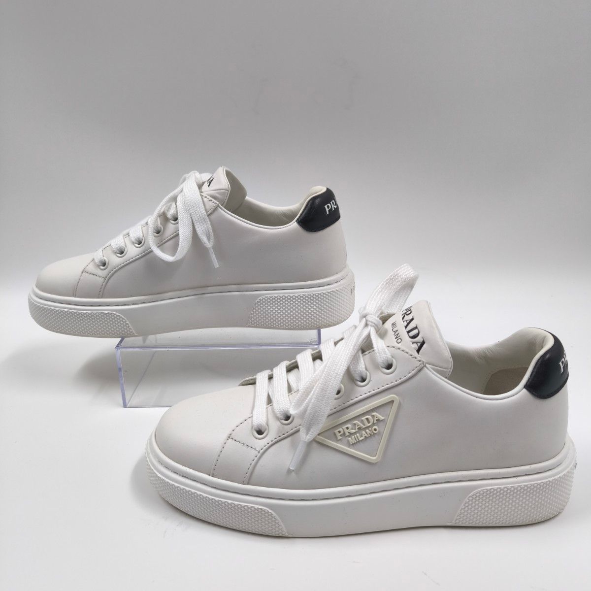 プラダ PRADA スニーカー レディース ホワイト 36.5 白 箱付き 極美品【PRADA プラダ】ローカットスニーカー 36 レザー 白