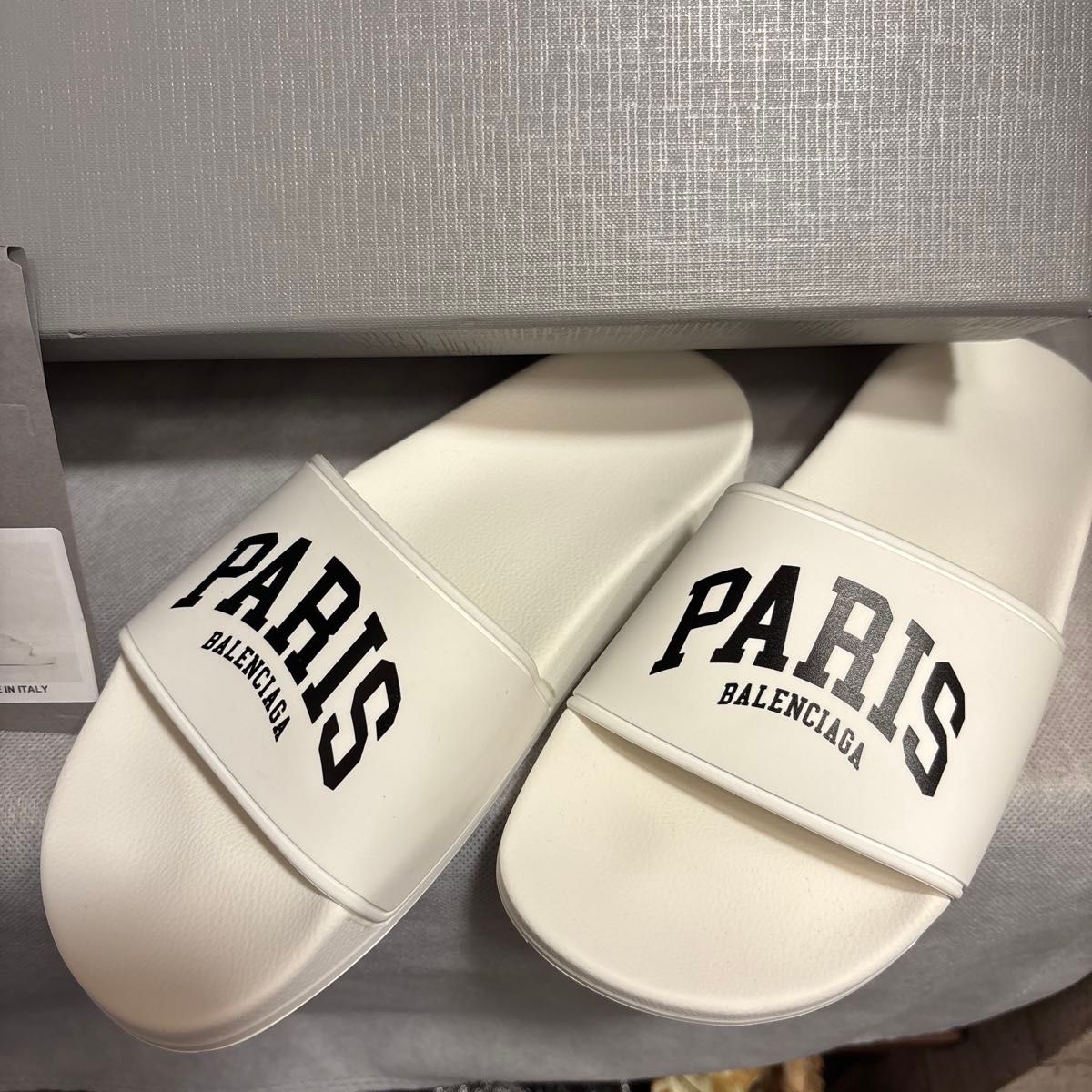 関税/送料込♡*BALENCIAGA*ラバー フラットサンダル 新品未使用】BALENCIAGA プールスライドラバーサンダル 室内履き