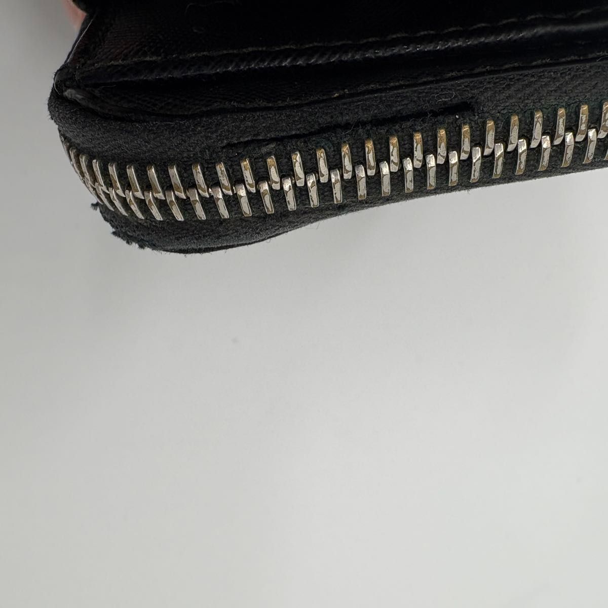 PRADA プラダ 三角ロゴ ブラック ナイロン 折り財布 ラウンド