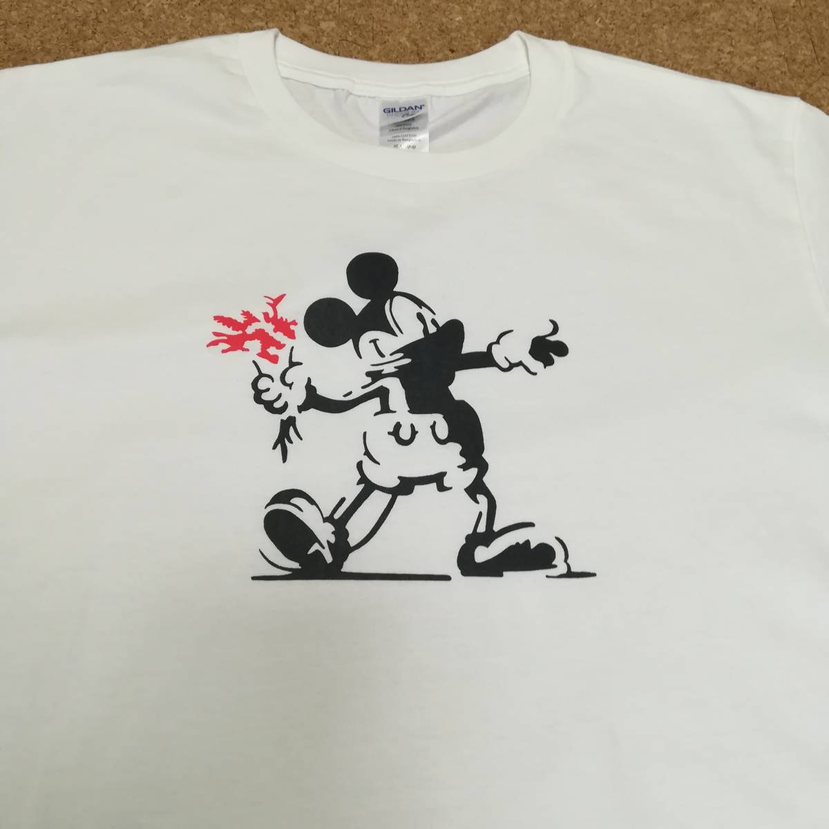 2xl ミッキー花束 バンクシーパロt プリントtシャツ白 イラスト キャラクター 売買されたオークション情報 Yahooの商品情報をアーカイブ公開 オークファン Aucfan Com