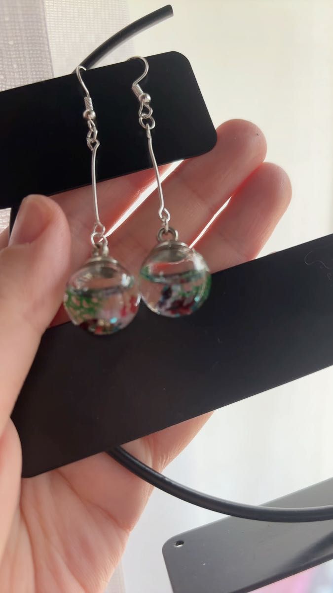 ☆限定セール☆ ♪中身が動く金魚鉢ピアス