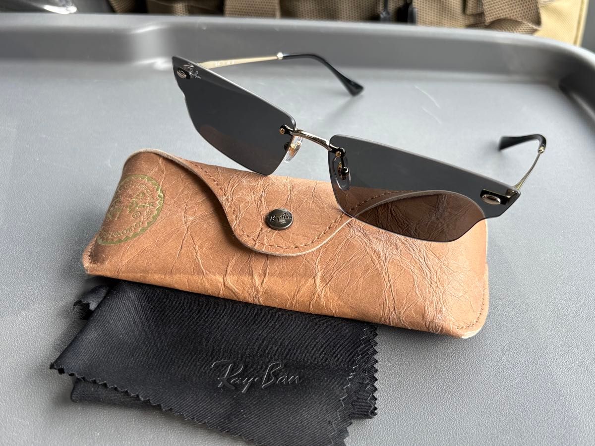 Ray-Ban レイバン RB3731 ブラック ゴールド サングラスリムレス Ray-Ban レイバン RB3731 ブラック ゴールド サングラス