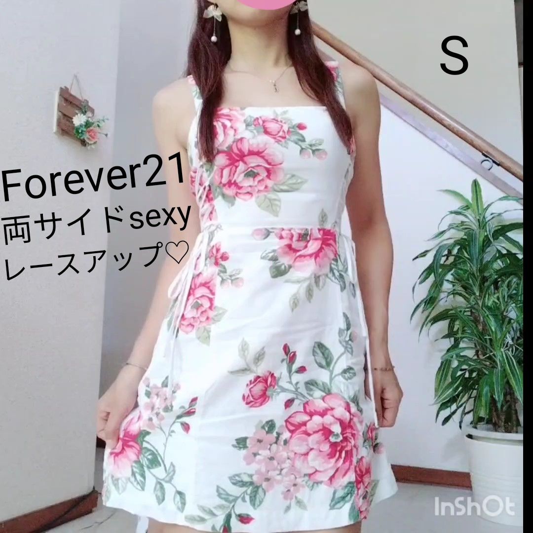 Forever21☆両サイドの編み上げが可愛sexy☆白系×花柄☆キャミソールミニワンピース