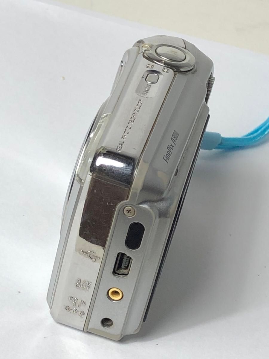 FUJIFILM A170 FinePix デジタルカメラ 乾電池駆動 FUJIFILM A170 FinePix デジタルカメラ 乾電池駆動 写りこみ